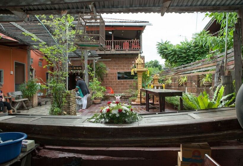 پانسیون Baan Are Gong Riverside Homestay