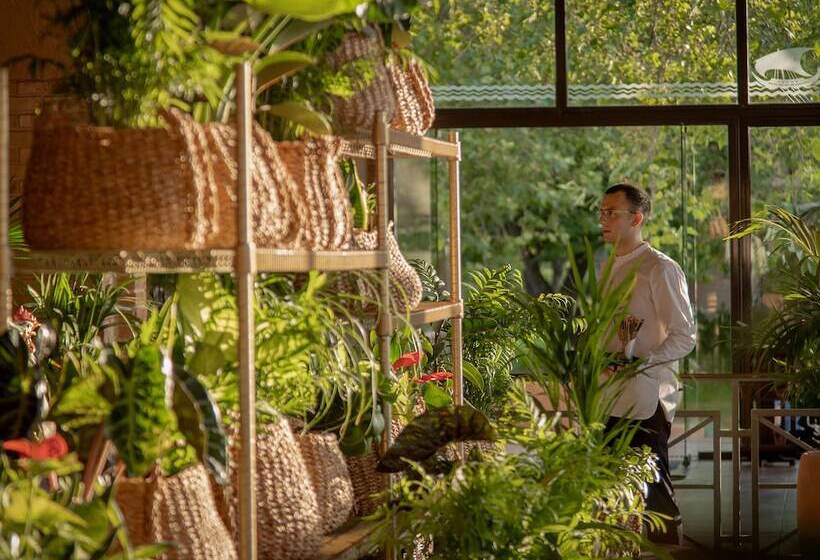 استراحتگاه Grecotel Luxme Costa Botanica