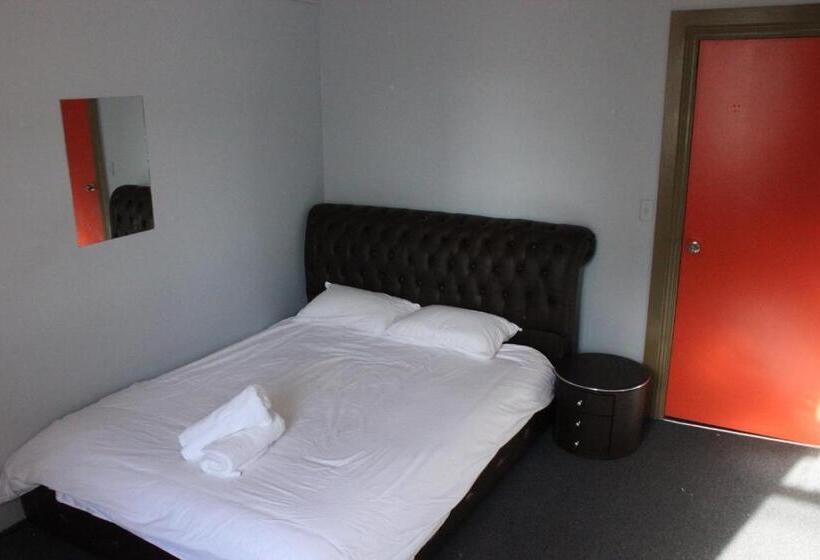 هاستل Backpackers Imperial