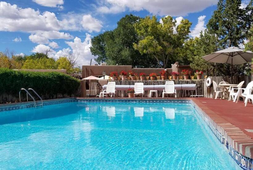تختخواب و صبحانه Inn On The Rio