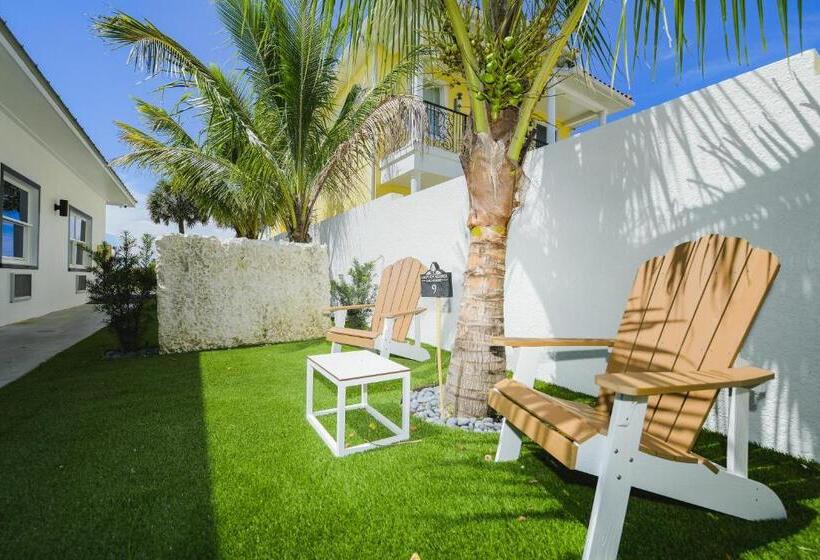 فندق Casey Key Resorts  Beachfront