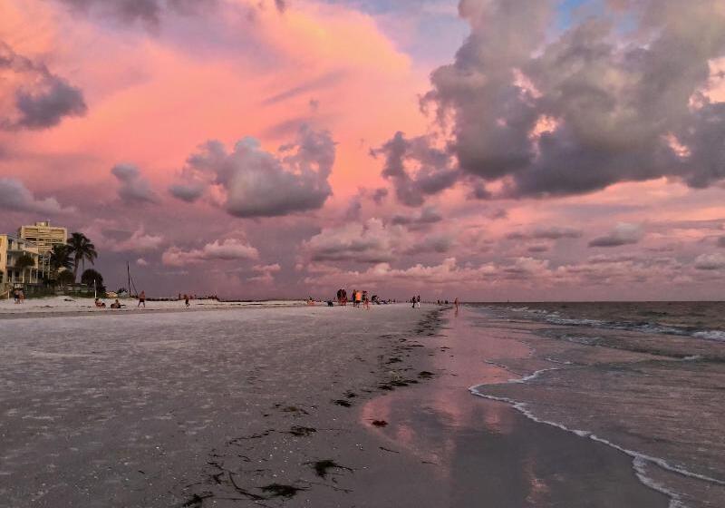 فندق Casey Key Resorts  Beachfront
