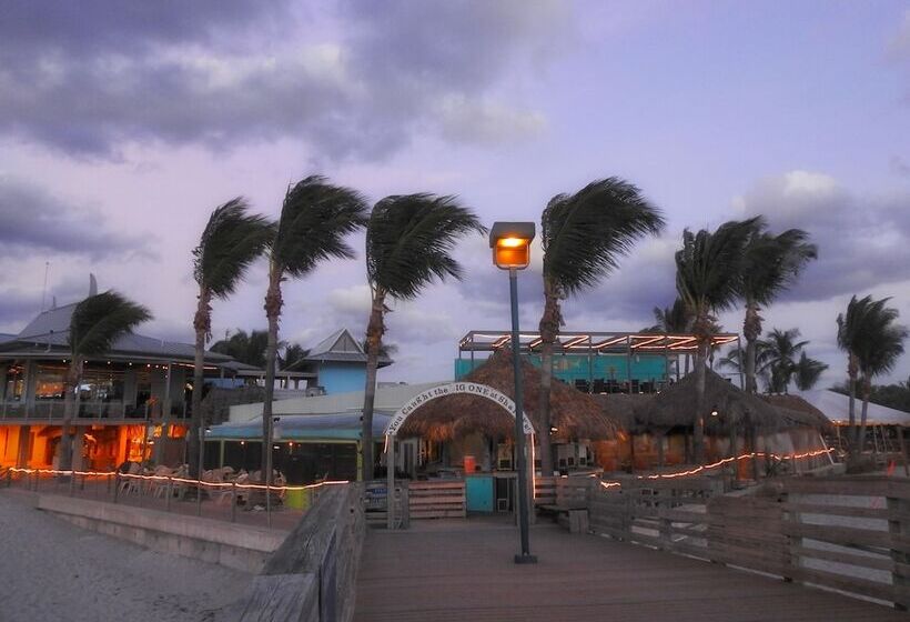 فندق Casey Key Resorts  Beachfront