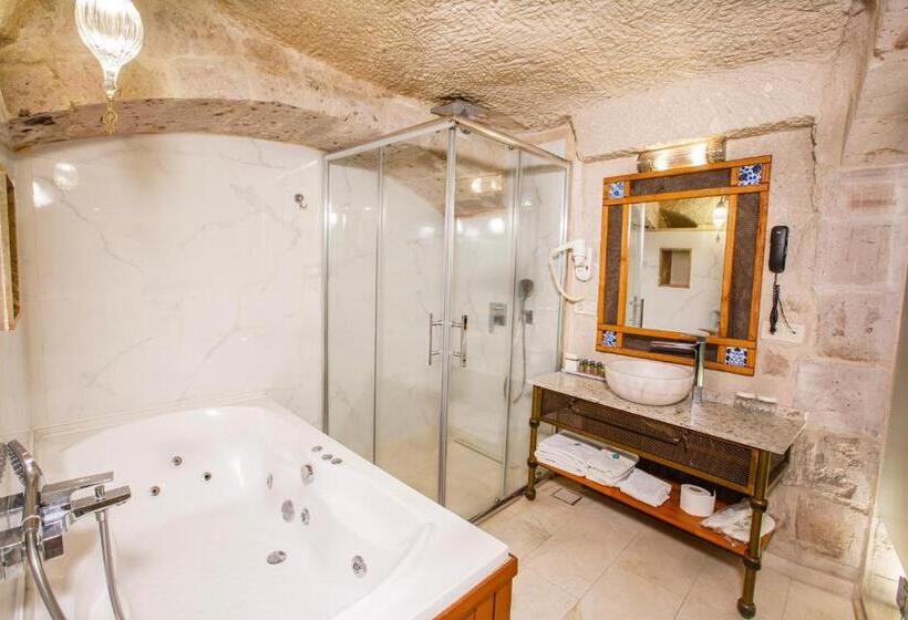 هتل Imperial Cave Suites & Spa