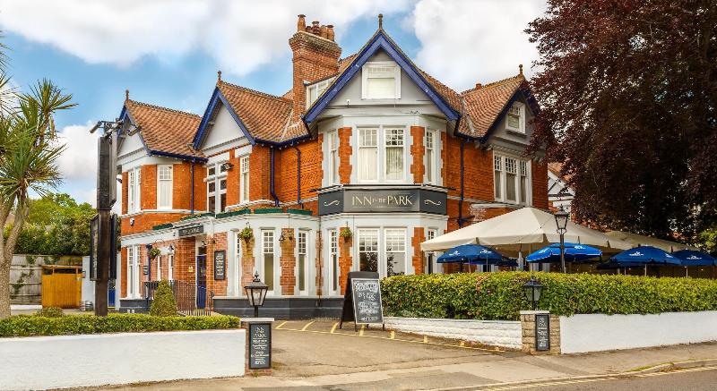 هتل Inn In The Park