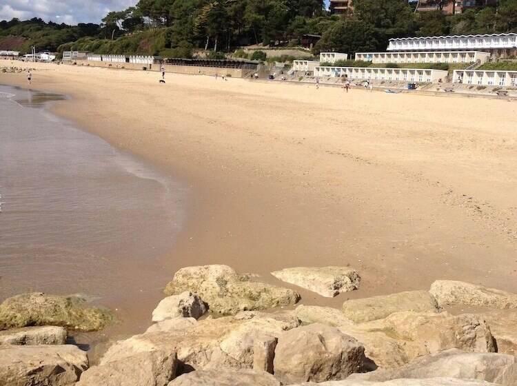 هتل Inn In The Park