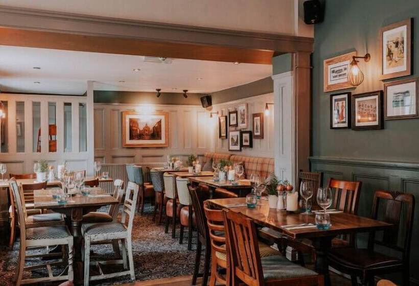 هتل Inn In The Park