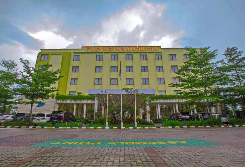 هتل Padjadjaran Suites Resort And Convention