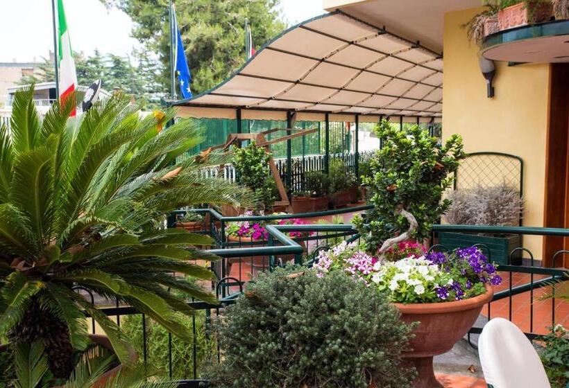 هتل Villa Serena