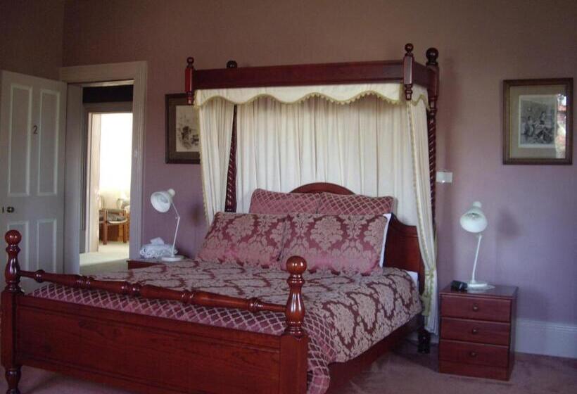 Lucinda B&b