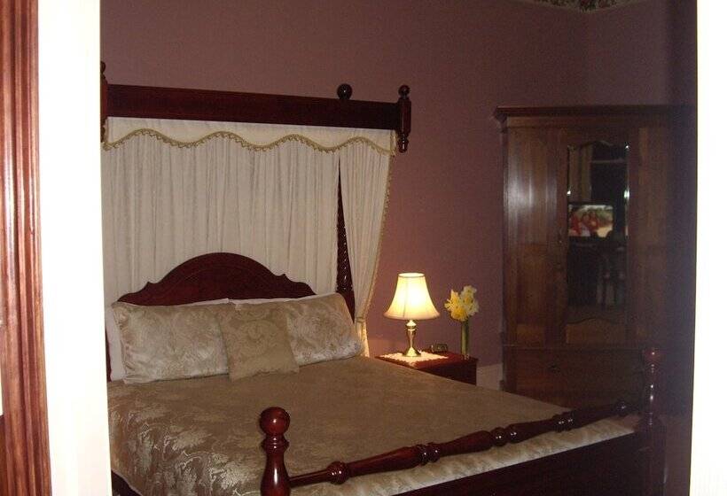 Lucinda B&b