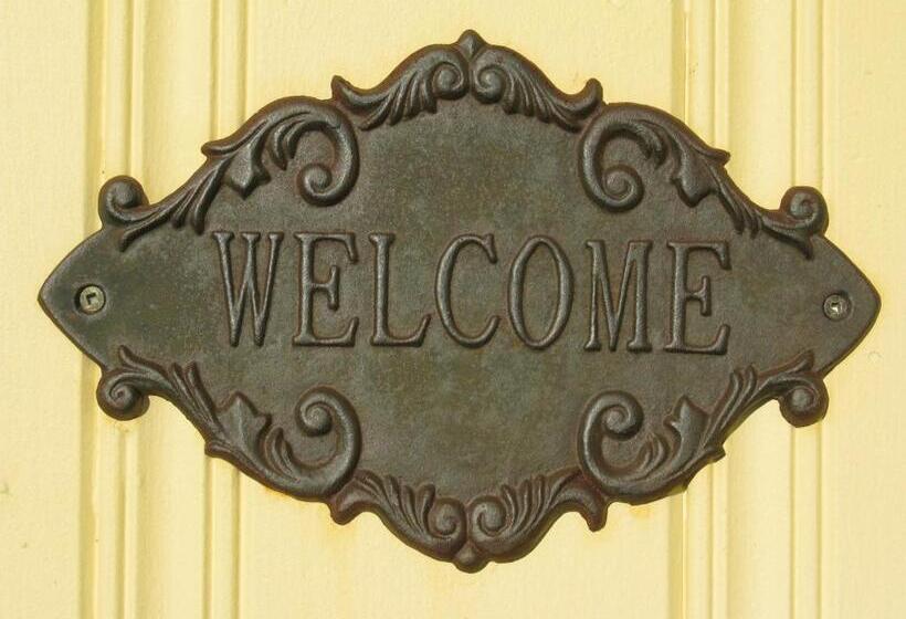 فندق على الطريق Banbridge Inn