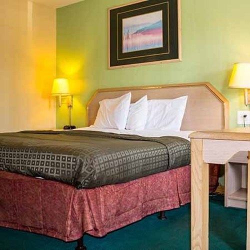 מוטל Regency Inn & Suites