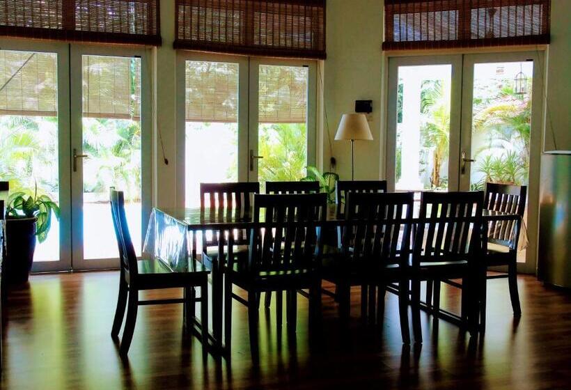 پانسیون Rumah Putih Near Klia & Xiamen University
