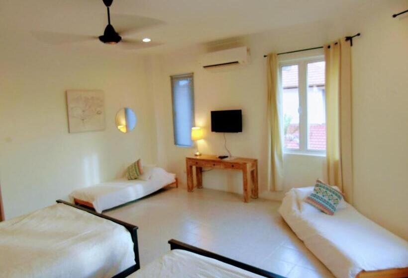پانسیون Rumah Putih Near Klia & Xiamen University