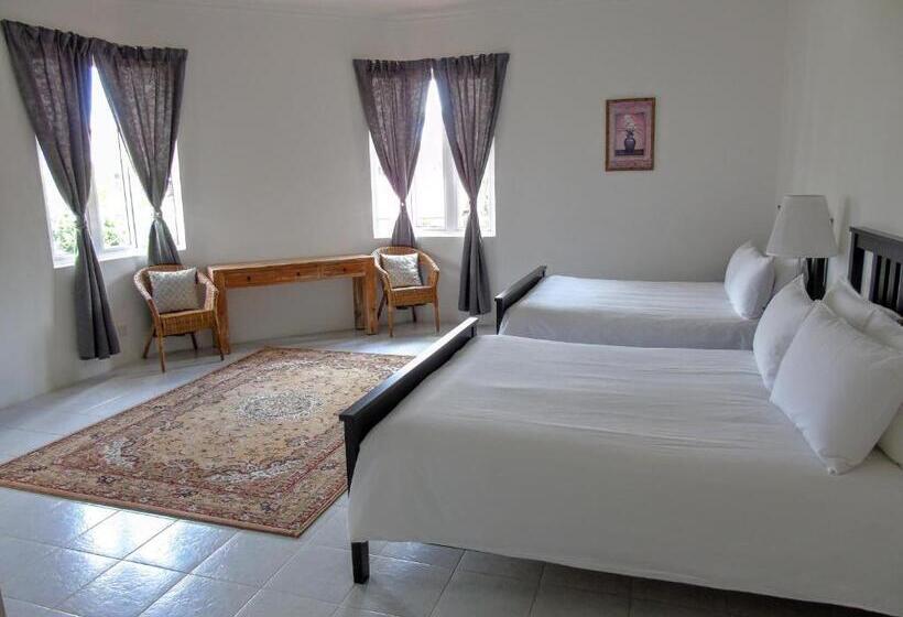 پانسیون Rumah Putih Near Klia & Xiamen University