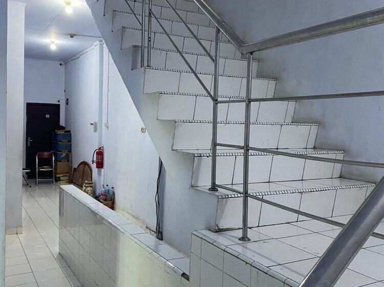 هتل Bulusaraung Homestay Makassar