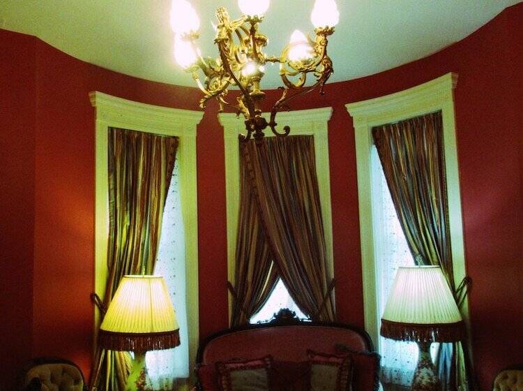 Bed and Breakfast Johnstone Mansiion