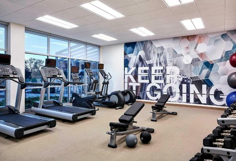 ホテル Springhill Suites By Marriott Menomonee Falls
