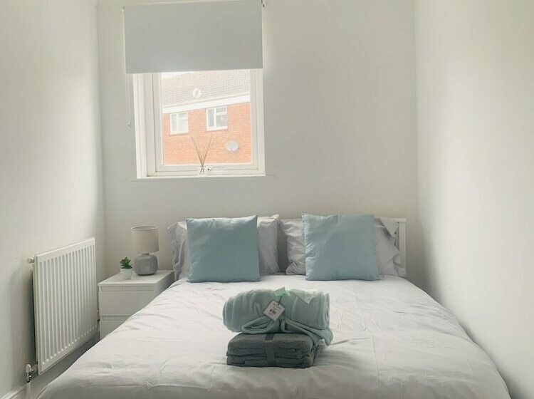 レジデンス Impeccable 3 Bed House In Brentwood