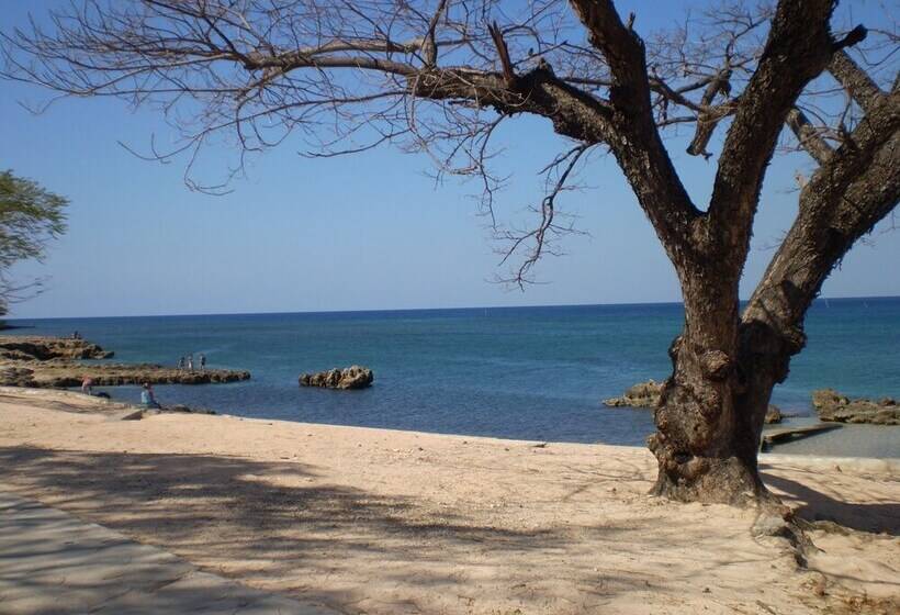 تختخواب و صبحانه Hostal Cuba