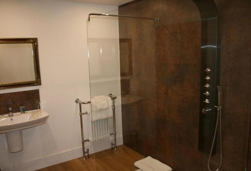 فندق فئة نجمة واحدة The Wyvill Arms