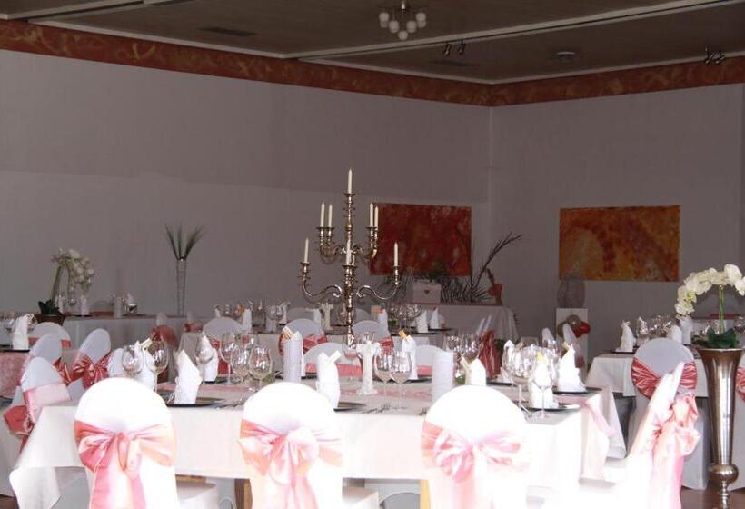 Отель Adam & Eva Gasthof Paradies Mit