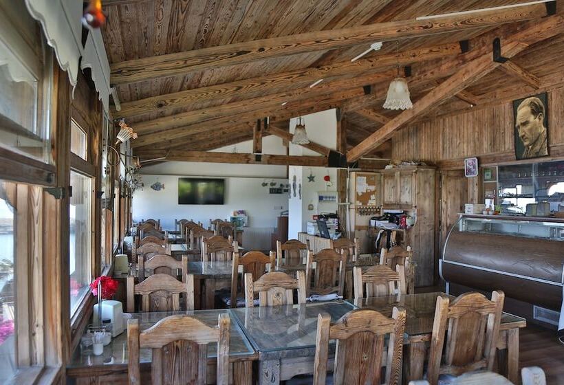 هتل Arya Karaburun