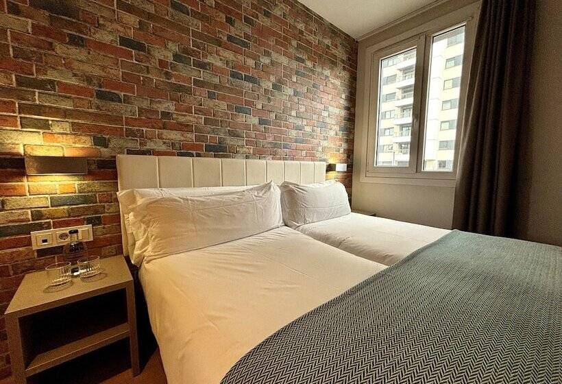 هتل Colectia Urumea