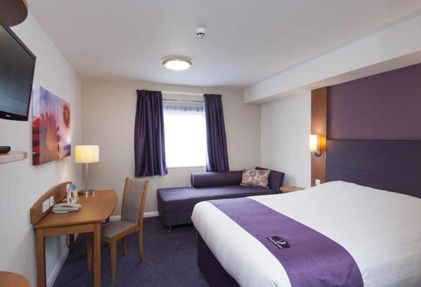 Fotos del hotel Premier Inn London Stratford:  2