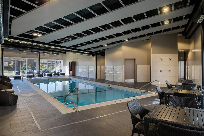 هتل Towneplace Suites By Marriott Saskatoon