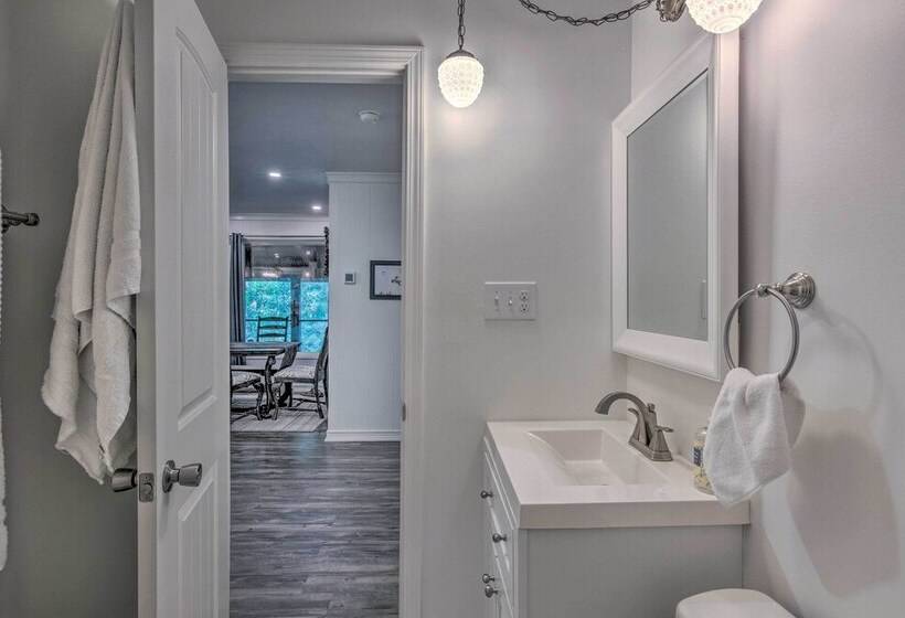 Beautiful Connestee Falls Home W/ Porch In Brevard