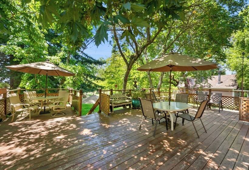 צימר The Gables Wine Country Inn