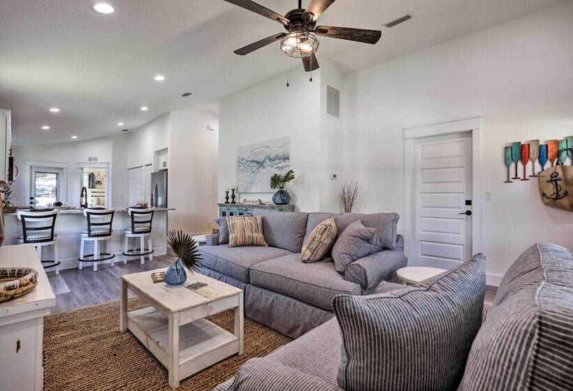 Charming Florida Retreat < Half Mile To Beach!