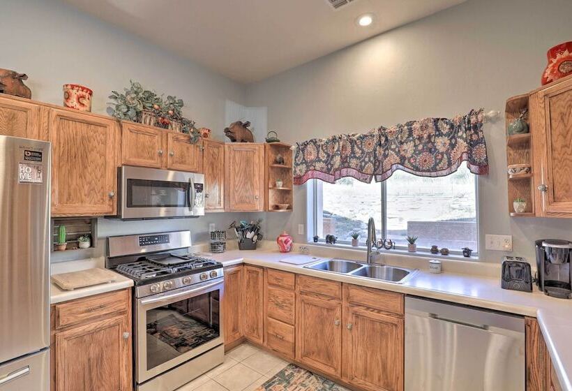 Desert Gem W/ Patio + Grill, Near Oracle St. Park!