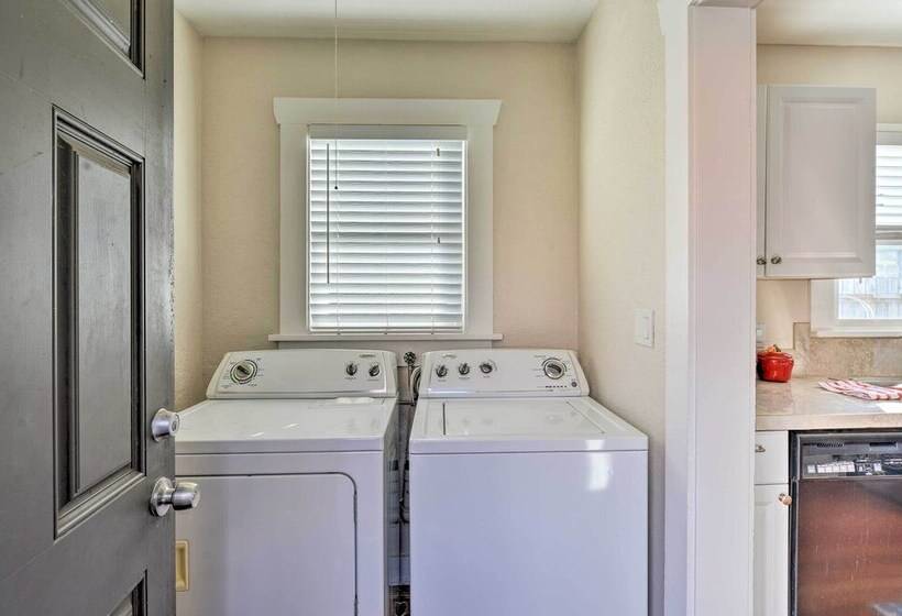 Eureka Cottage Near Sequoia Park & Old Town!