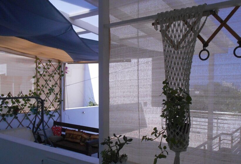 Garifalia Studio S