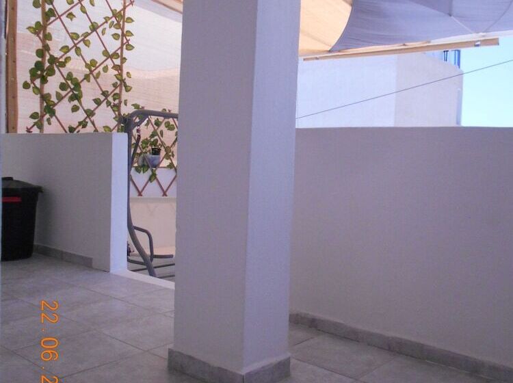 Garifalia Studio S