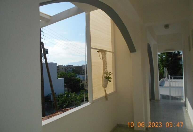 Garifalia Studio S