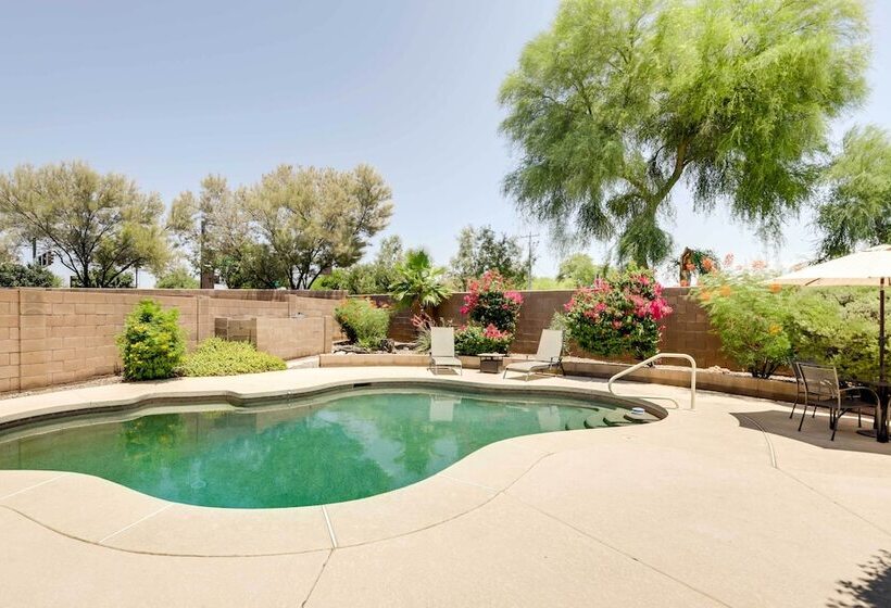 Gorgeous Goodyear Home W/ Pool & Hot Tub!