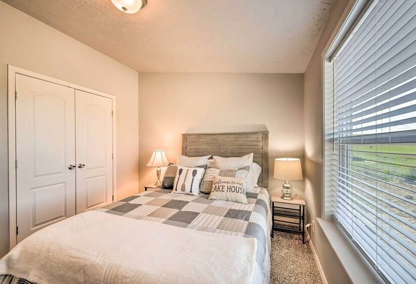 Griffel River Ranch W/ Views   An Anglers Dream!