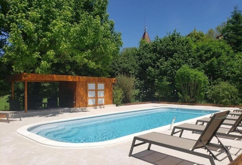 فندق Domaine De Bersaillin