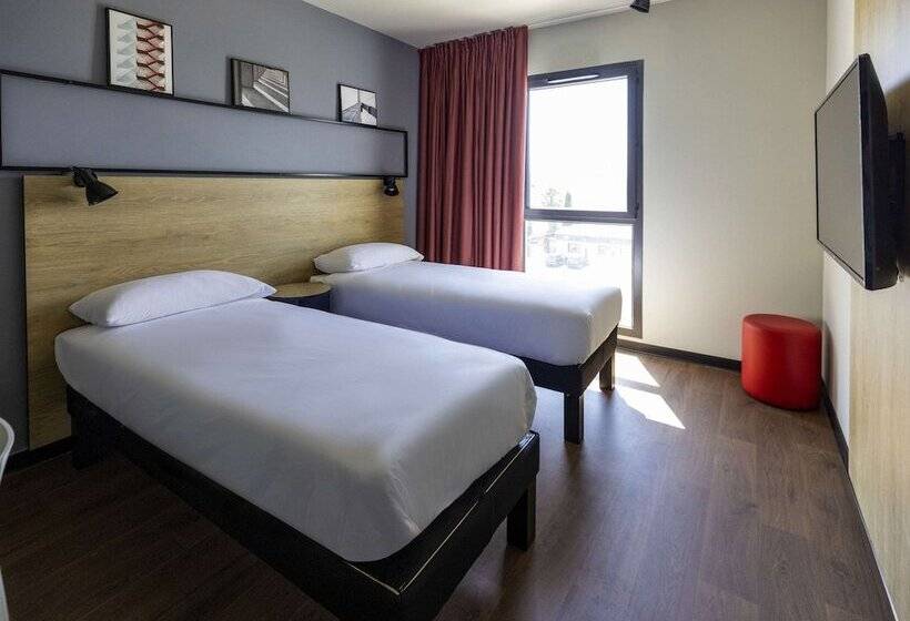 هتل Ibis Marseille Marignane Technopole