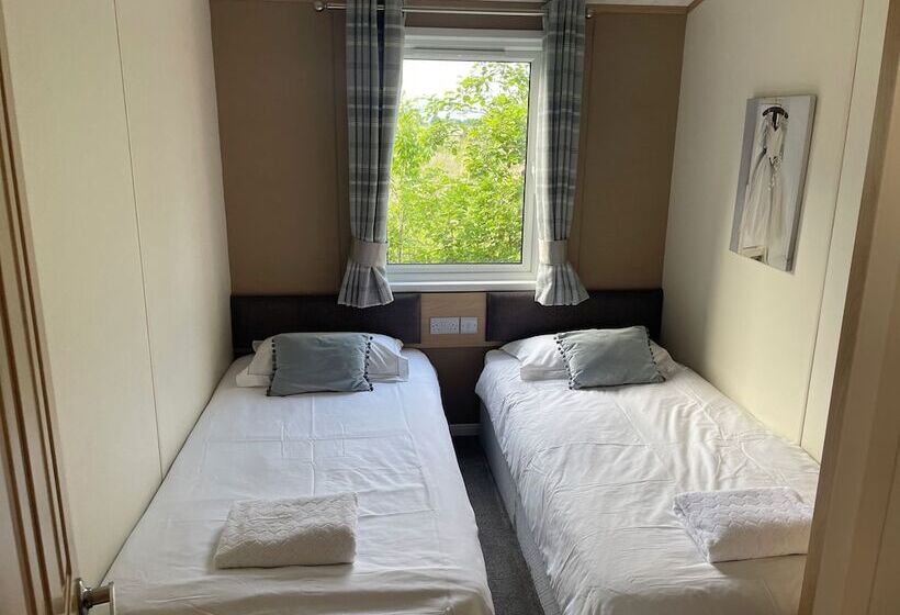هتل Immaculate 3 Bed Lodge In Otley