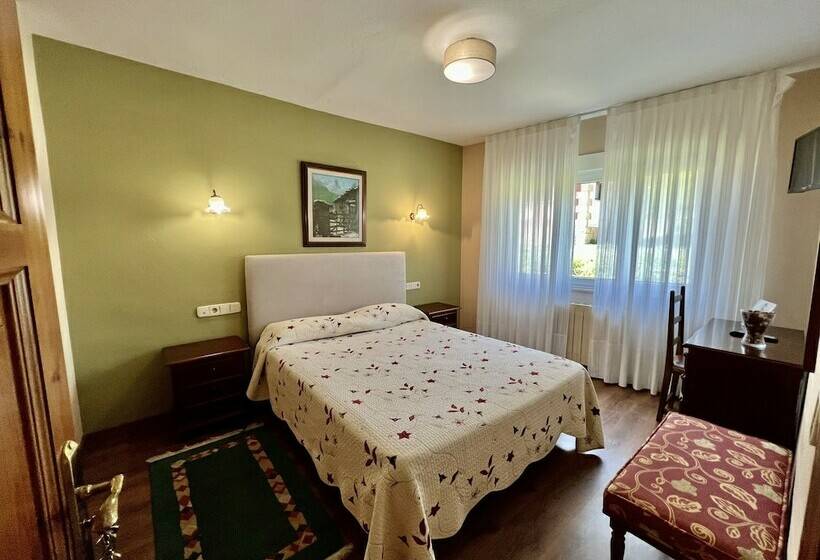 בית מלון כפרי La Rivera