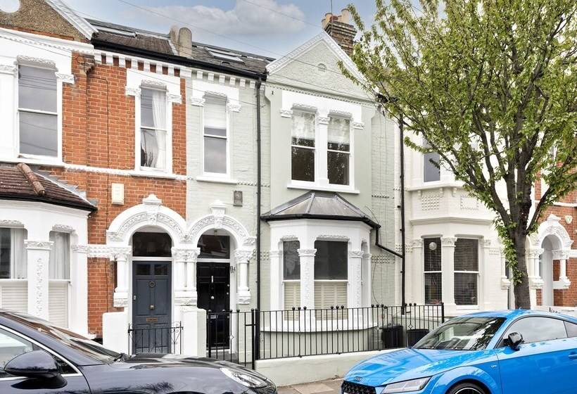 Family Home Near Clapham Common By Underthedoormat