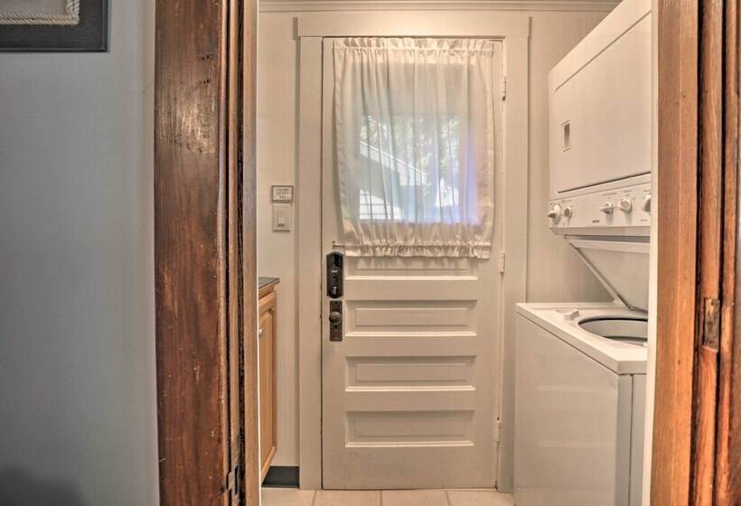 Luxe Lake Geneva Retreat In Downtown!