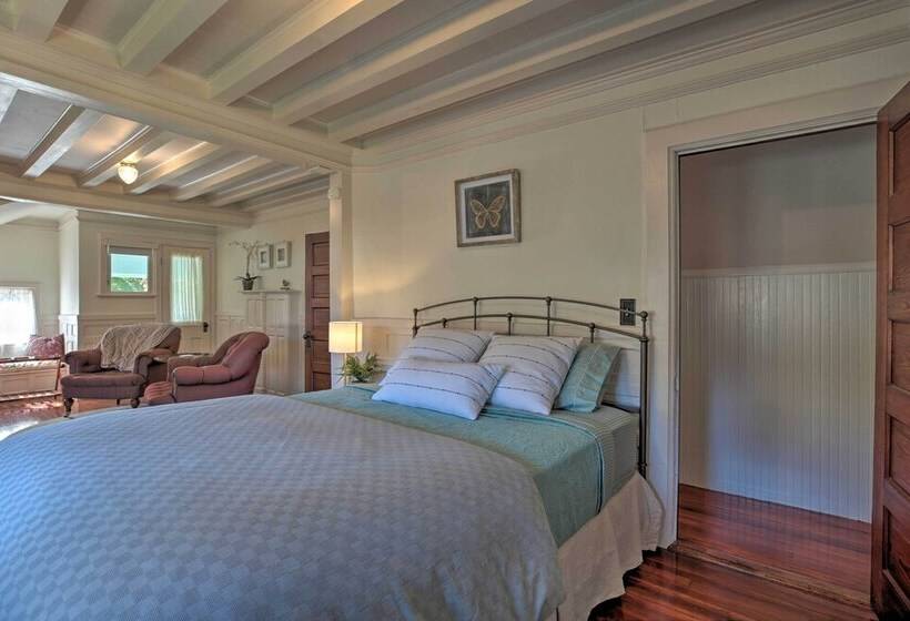 Luxe Lake Geneva Retreat In Downtown!