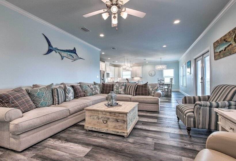 Luxe Stilted Home W/ Kayaks: Walk To Beach