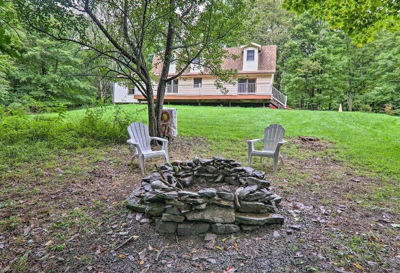 2 Mi To Elk Mountain: Poconos Escape On 11 Acres!